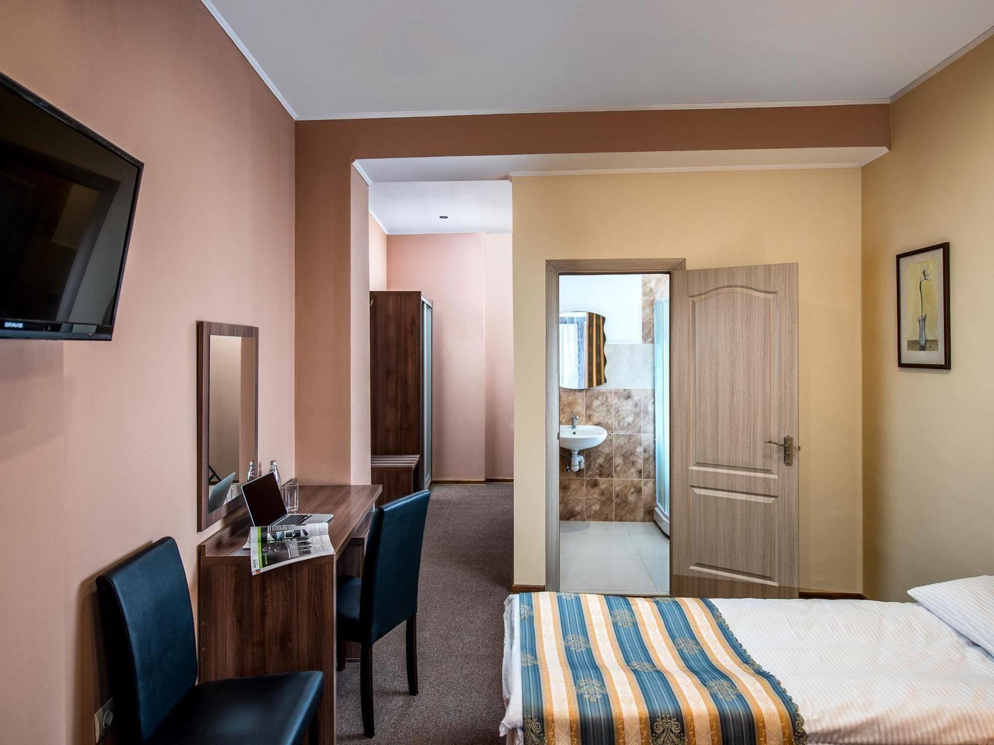 Lviv Central Jam Hotel Exterior photo