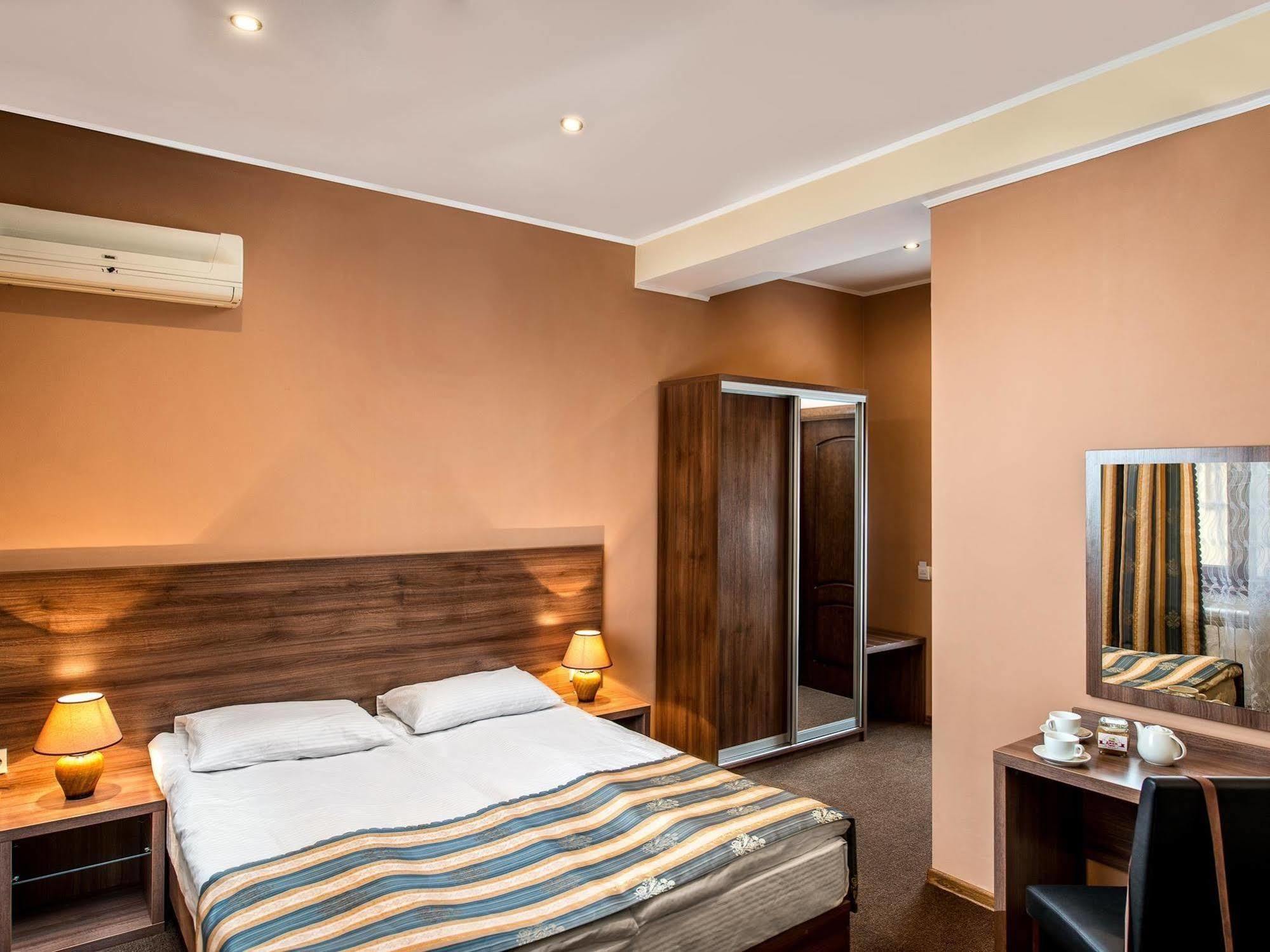Lviv Central Jam Hotel Exterior photo